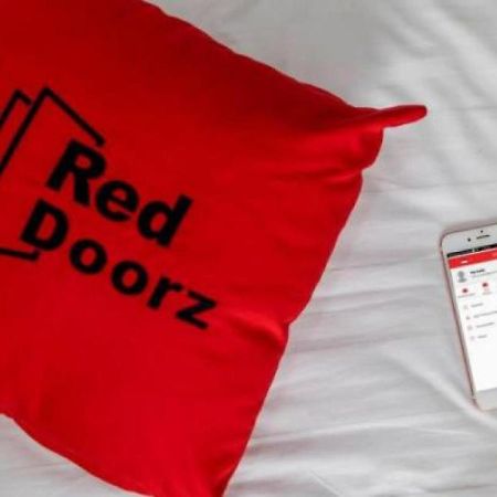 Reddoorz Plus Near Rs Rk Charitas 2 Palimbão Exterior foto
