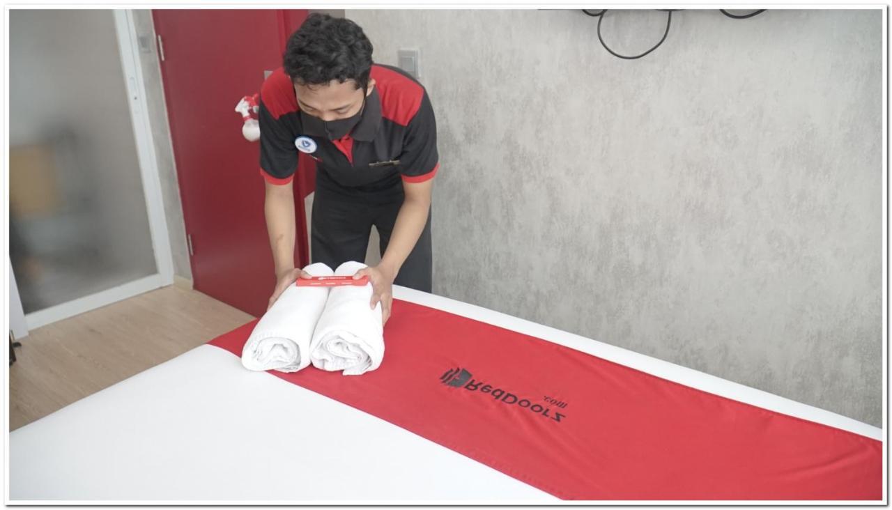 Reddoorz Plus Near Rs Rk Charitas 2 Palimbão Exterior foto