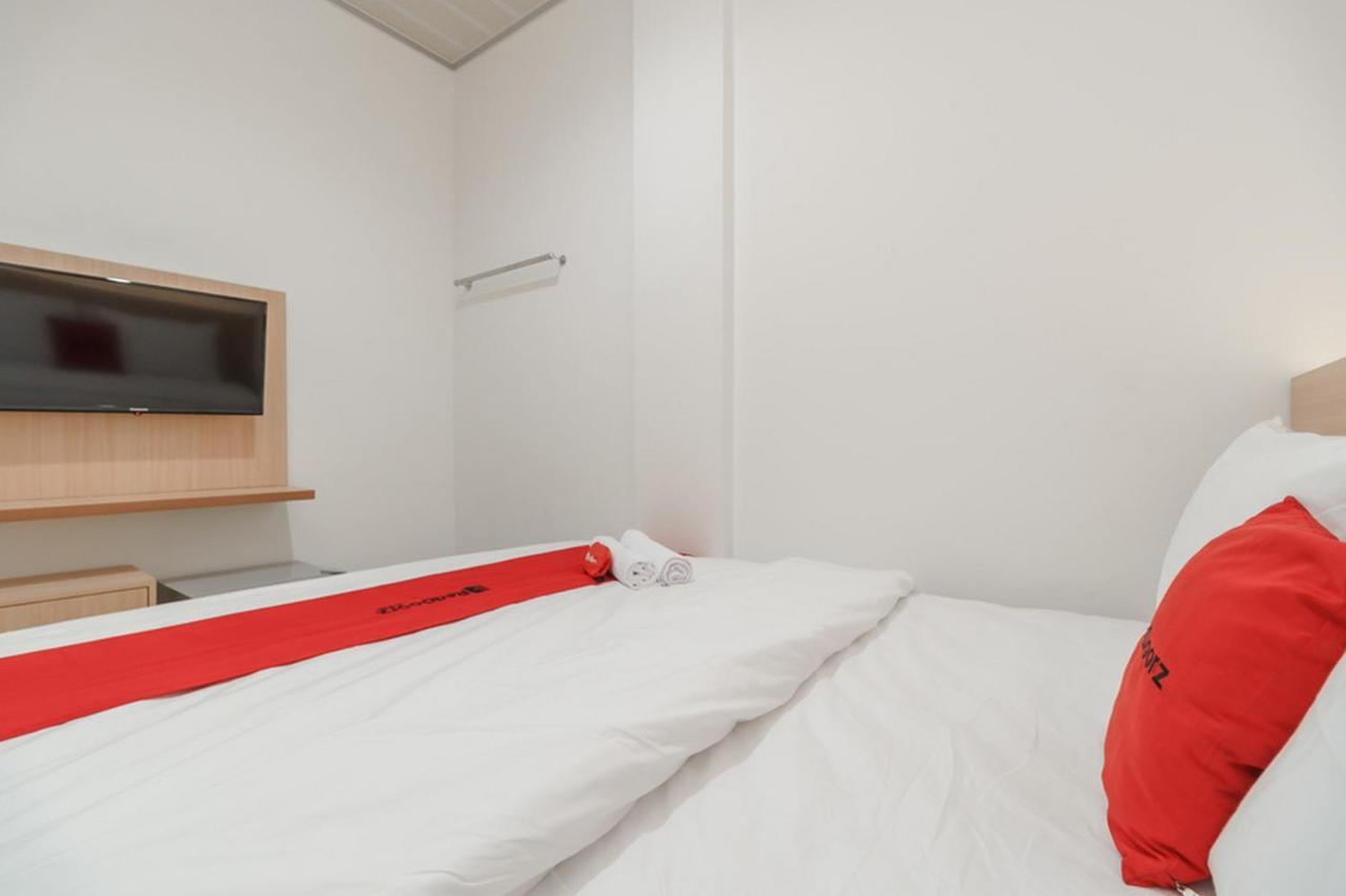 Reddoorz Plus Near Rs Rk Charitas 2 Palimbão Exterior foto