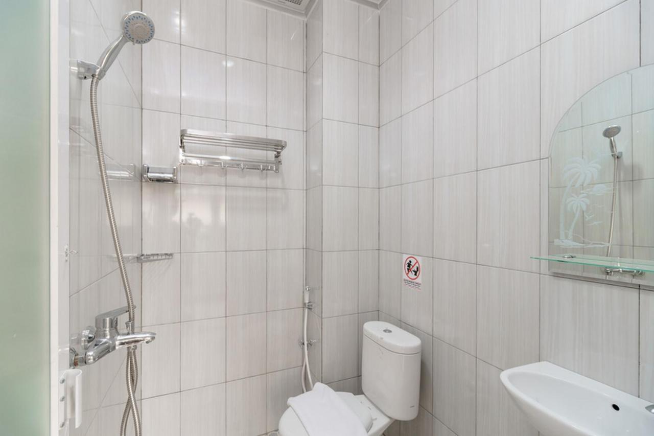 Reddoorz Plus Near Rs Rk Charitas 2 Palimbão Exterior foto